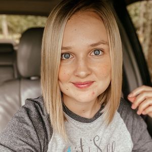 Meet your Posher, Caroline